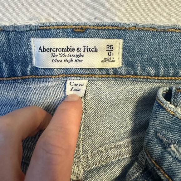 Abercrombie & Fitch “Curve Love” 90’s Straight Ultra High Rise Jeans - SIZE 0R - Picture 2 of 5